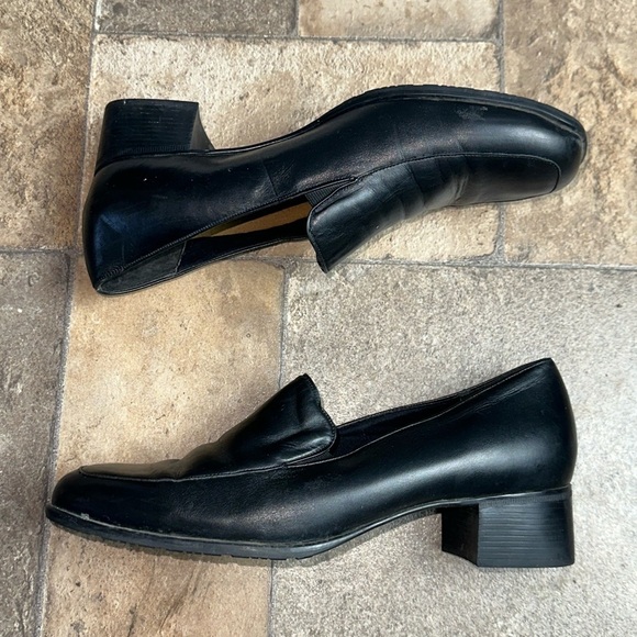 Munro American Size 10 - Picture 2 of 8